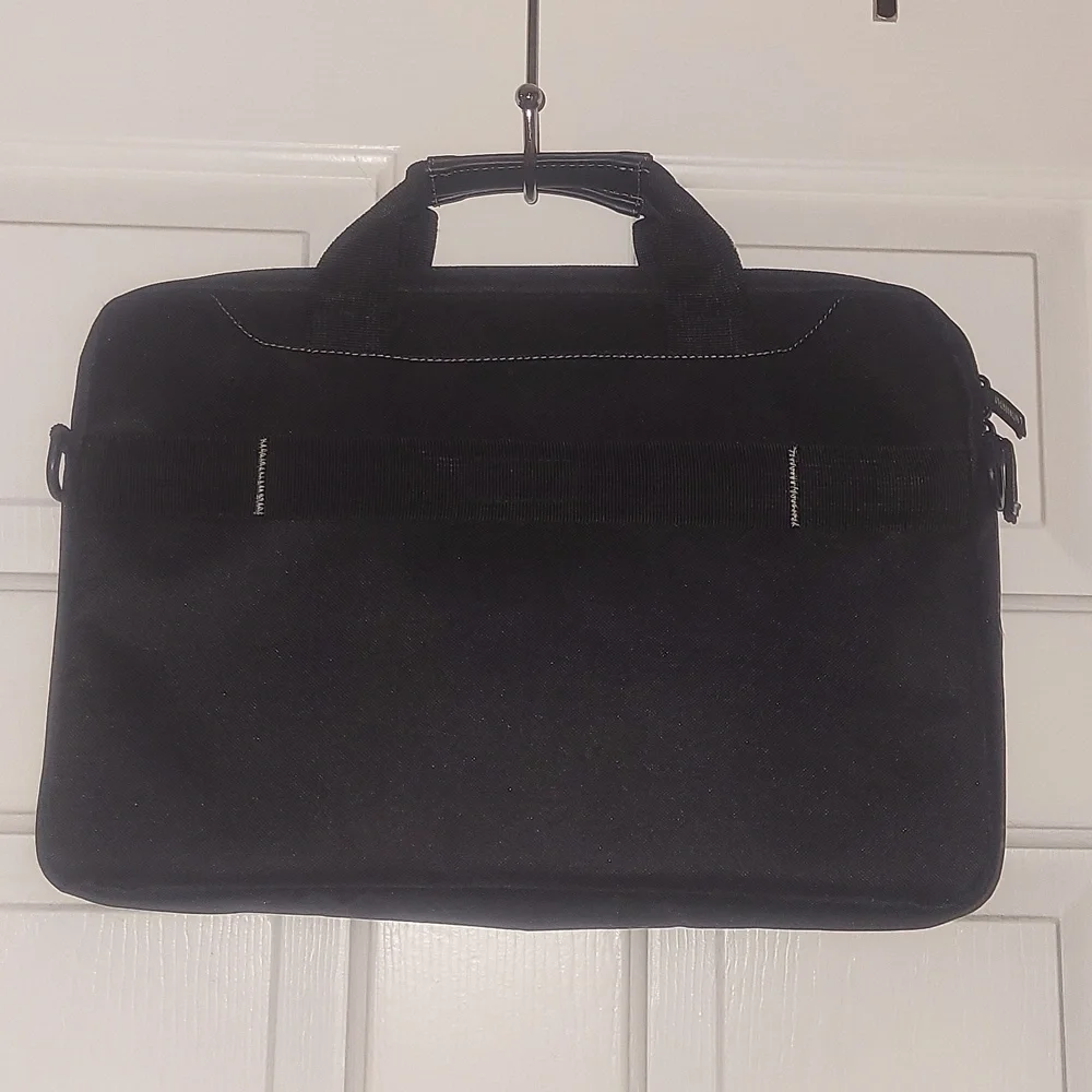 🛍Targus Black Men's Bag- business casual slipcase 15.6